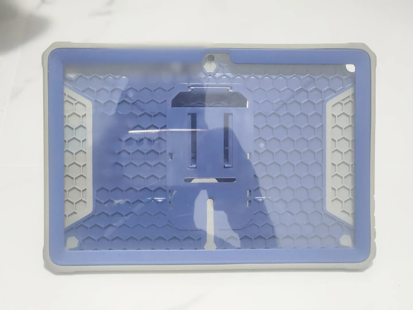 Amazon Fire HD 10 Tablet, Case & 128 GB Micro SD Card. image indicator(5)