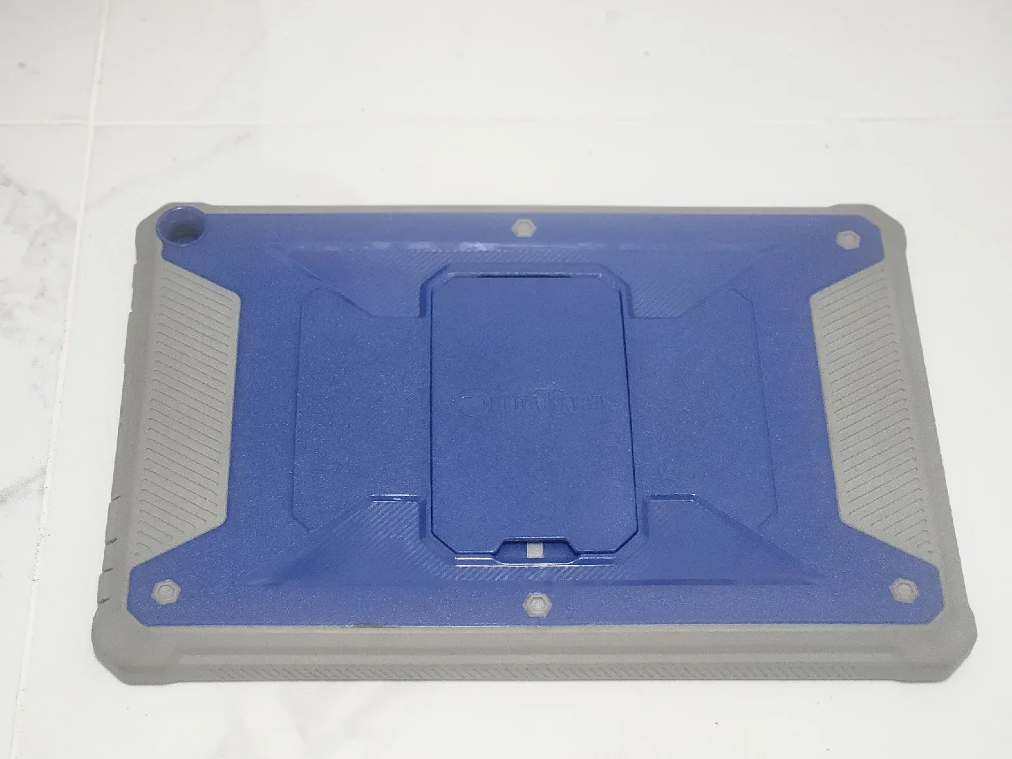 Amazon Fire HD 10 Tablet, Case & 128 GB Micro SD Card. image indicator(6)