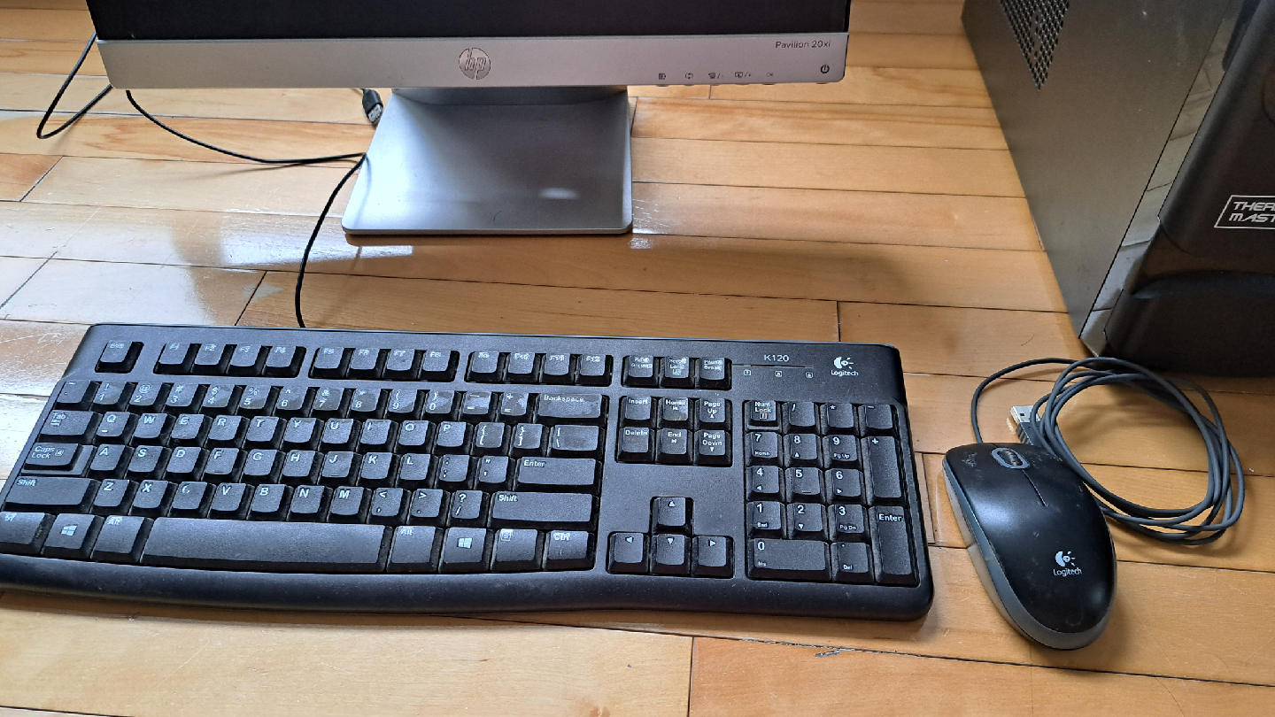Desktop computer set with Monitor, Keyboard, Mouse, CPU