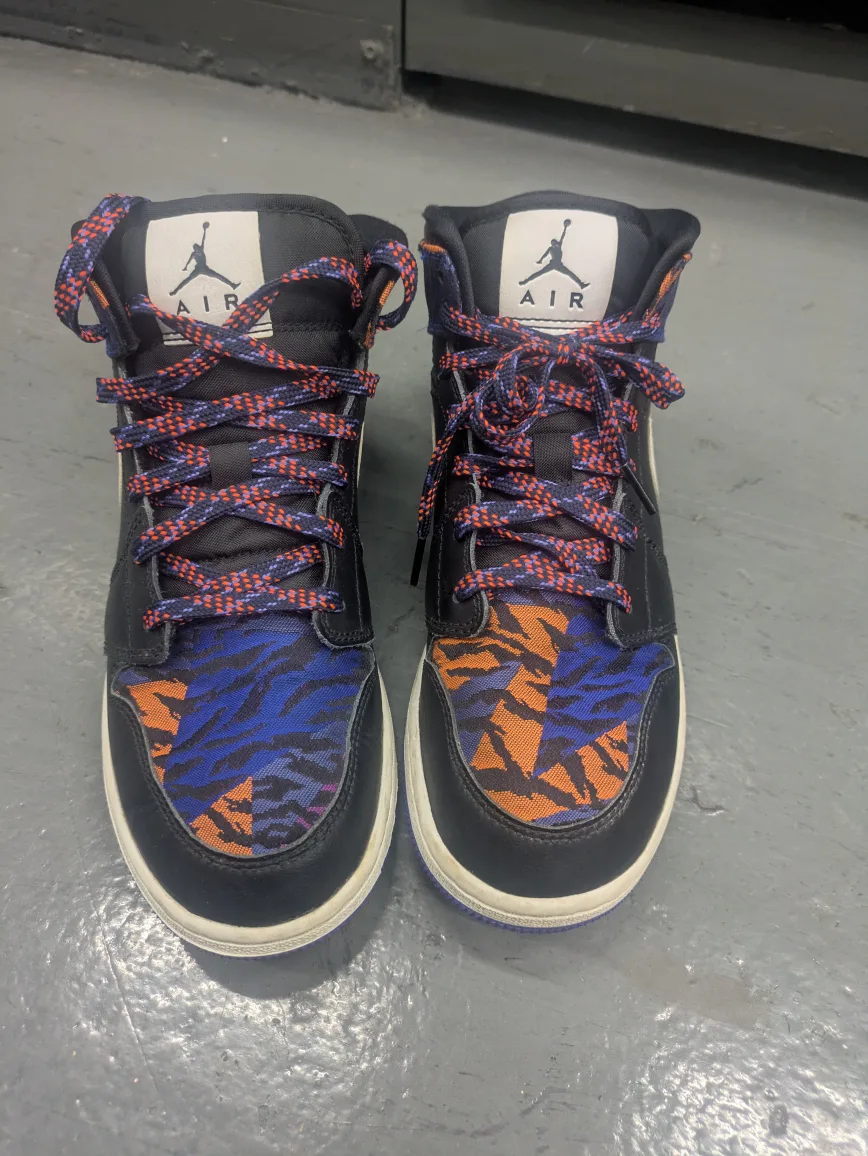 Jordan Air 1 Mid SE Size 7Y  Multi-Color Tiger Stripe (GS) image indicator(3)