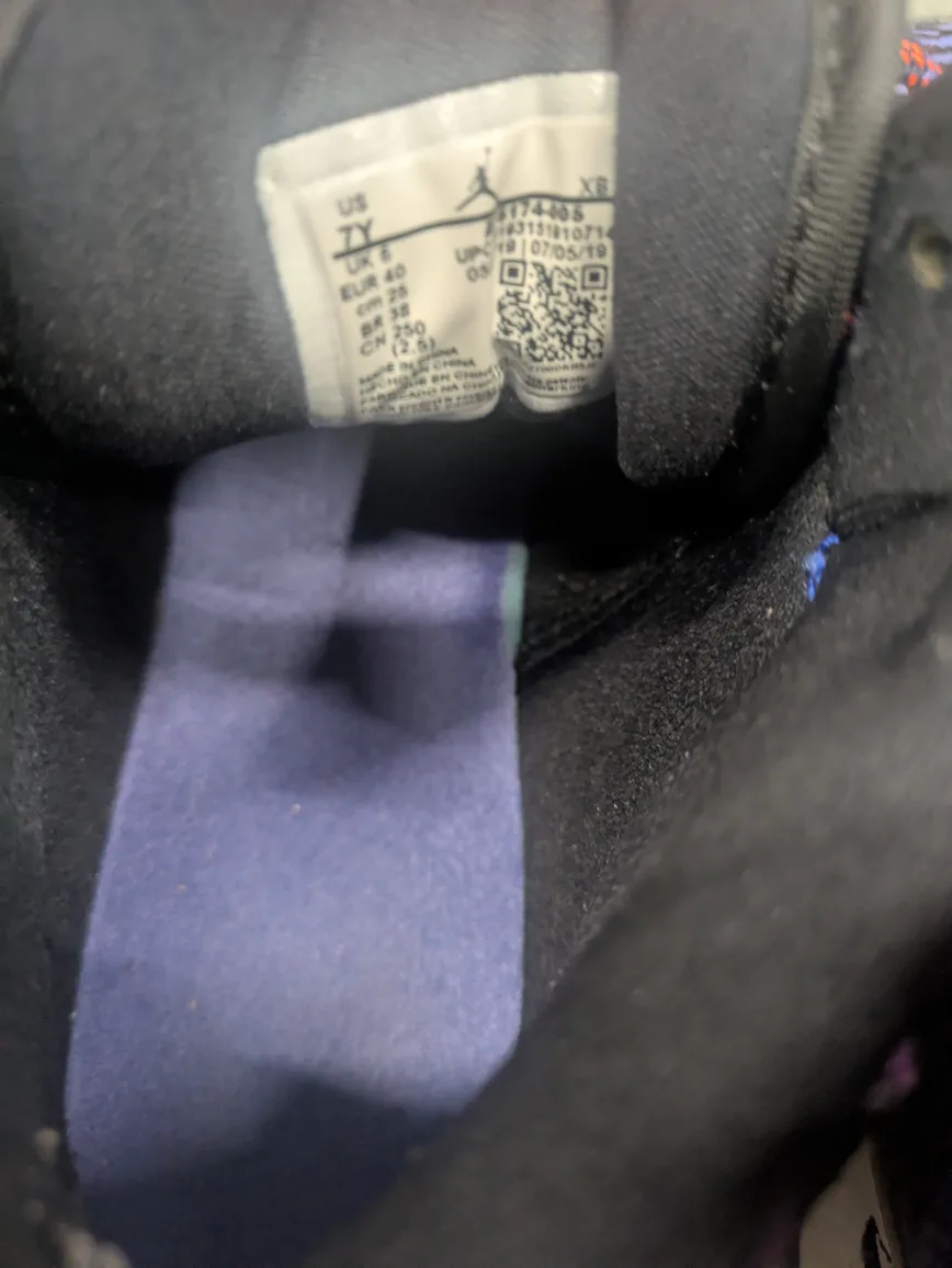 Jordan Air 1 Mid SE Size 7Y  Multi-Color Tiger Stripe (GS) image indicator(5)