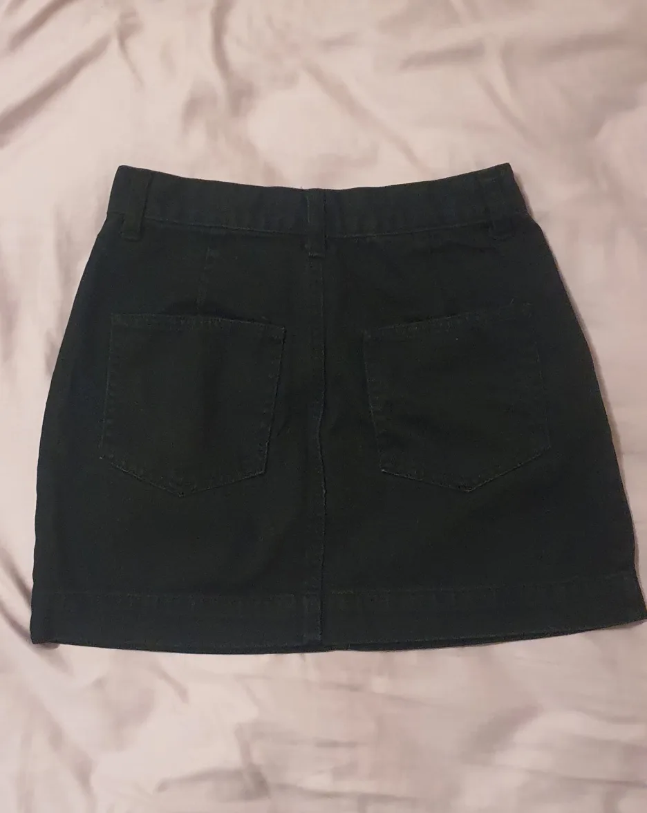 Forever 21 High Waist Mini Black Skirt image indicator(2)