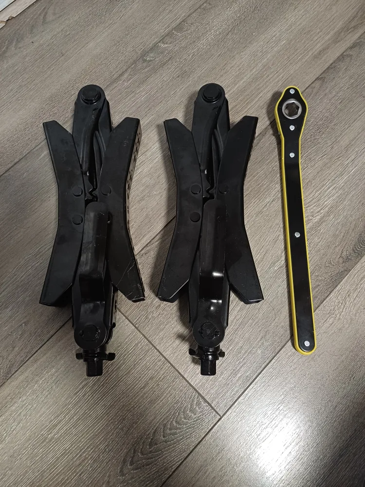 Camper RV Wheel Chock Stabilizer image indicator(10)