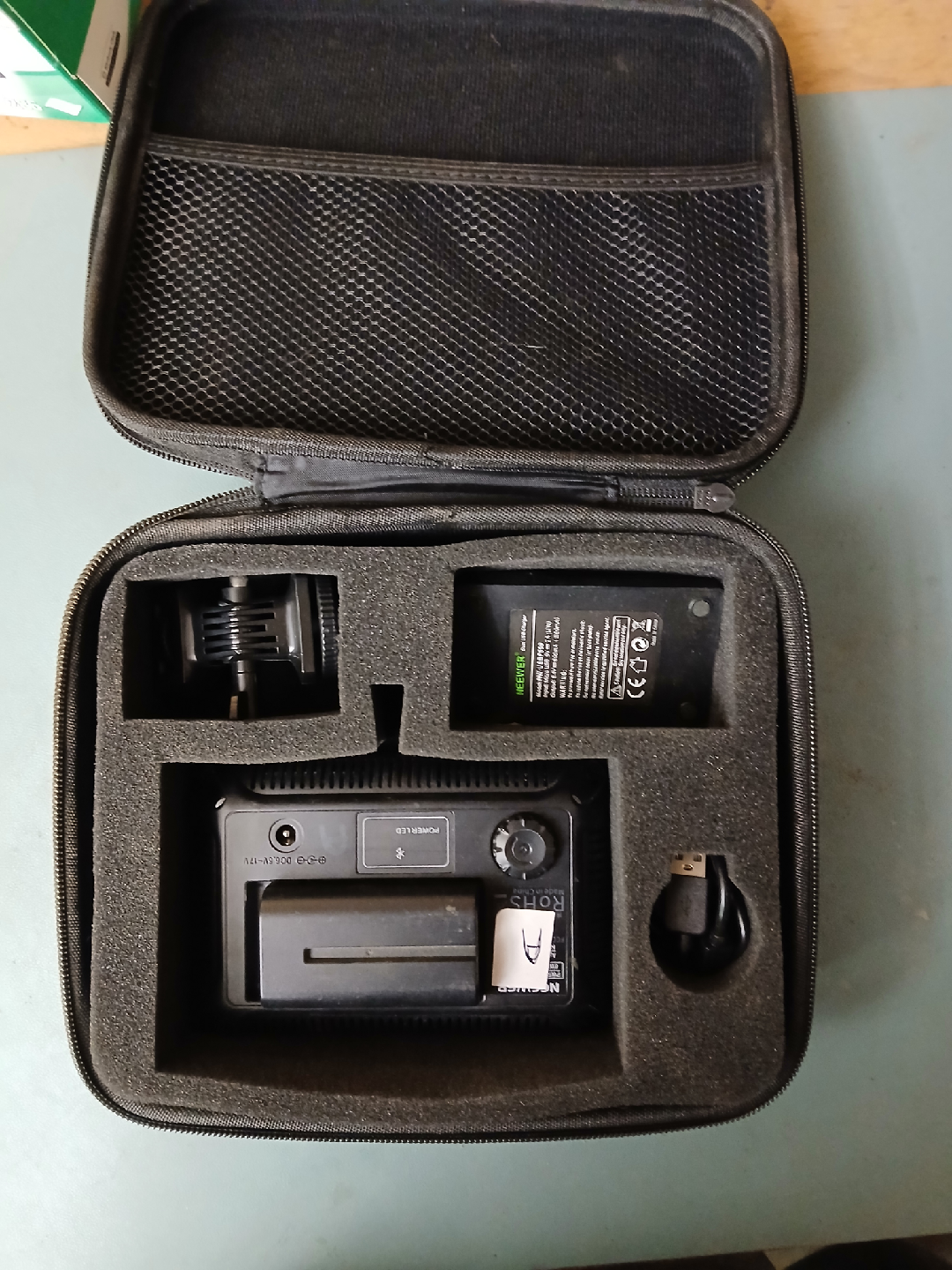 Neewer LED Video Light with Case - photo 2