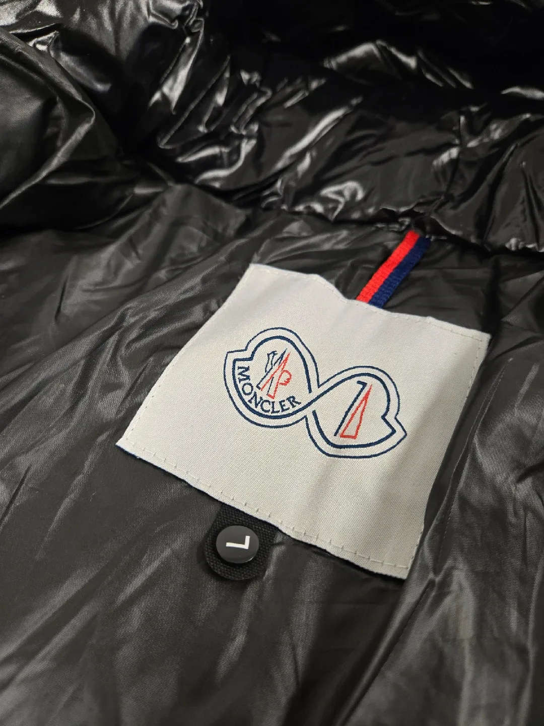 MONCLER jacket image indicator(6)