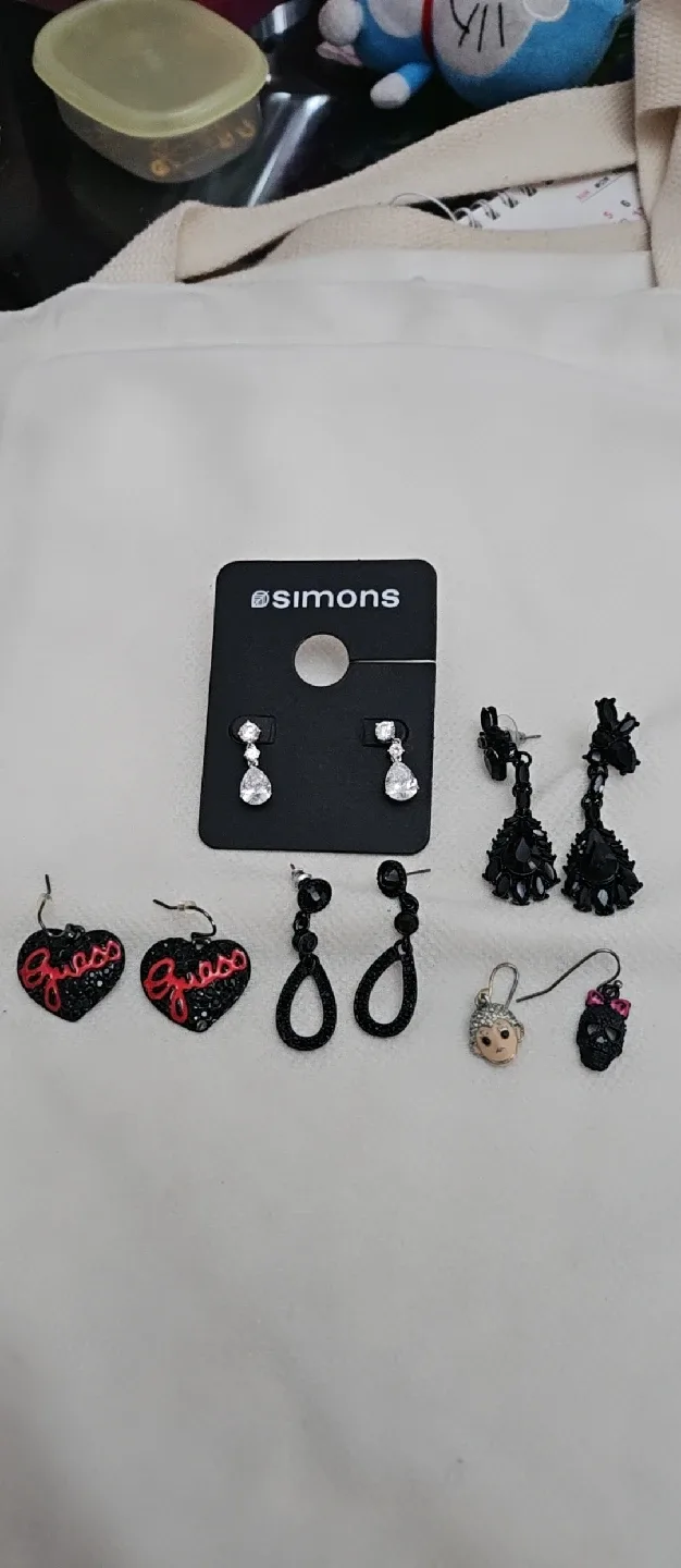 Earrings bundle .Clearance!!! thumbnail