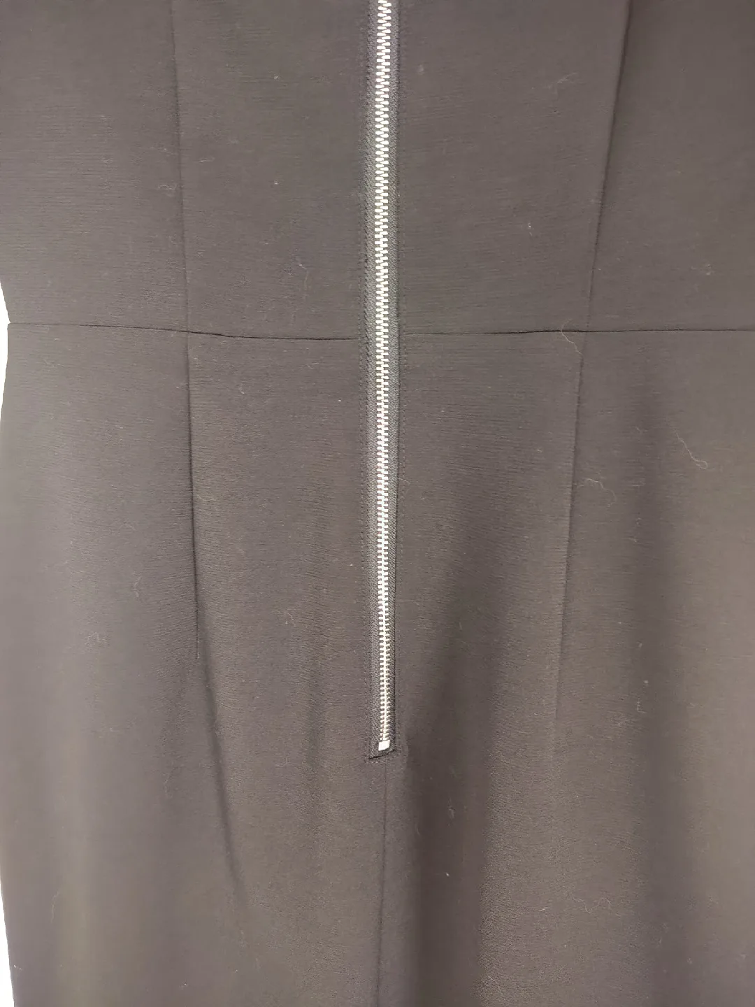 Femme de Carrière Classic Black Dress   Size 30 image indicator(5)