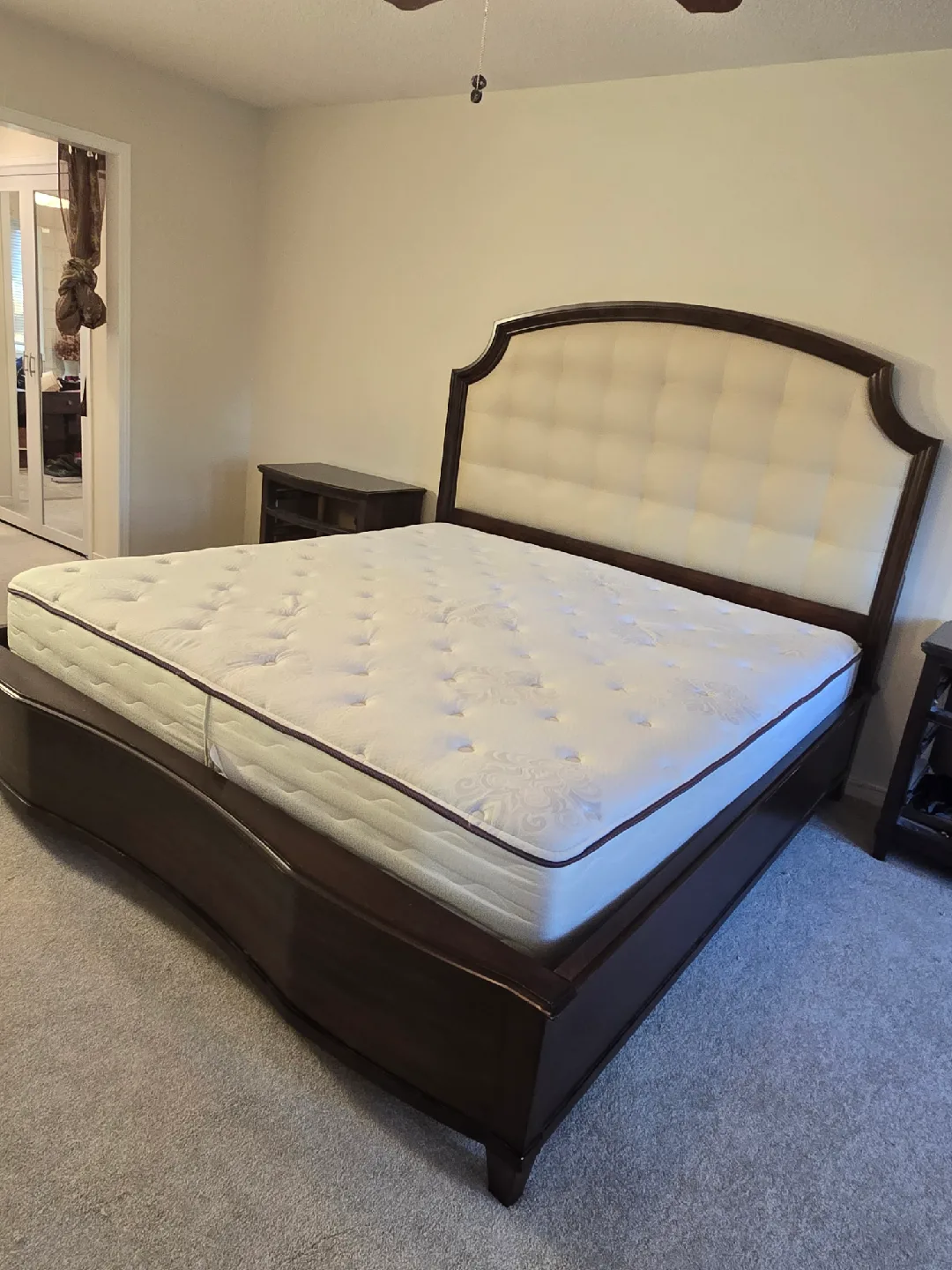 King size bedroom set image indicator(2)