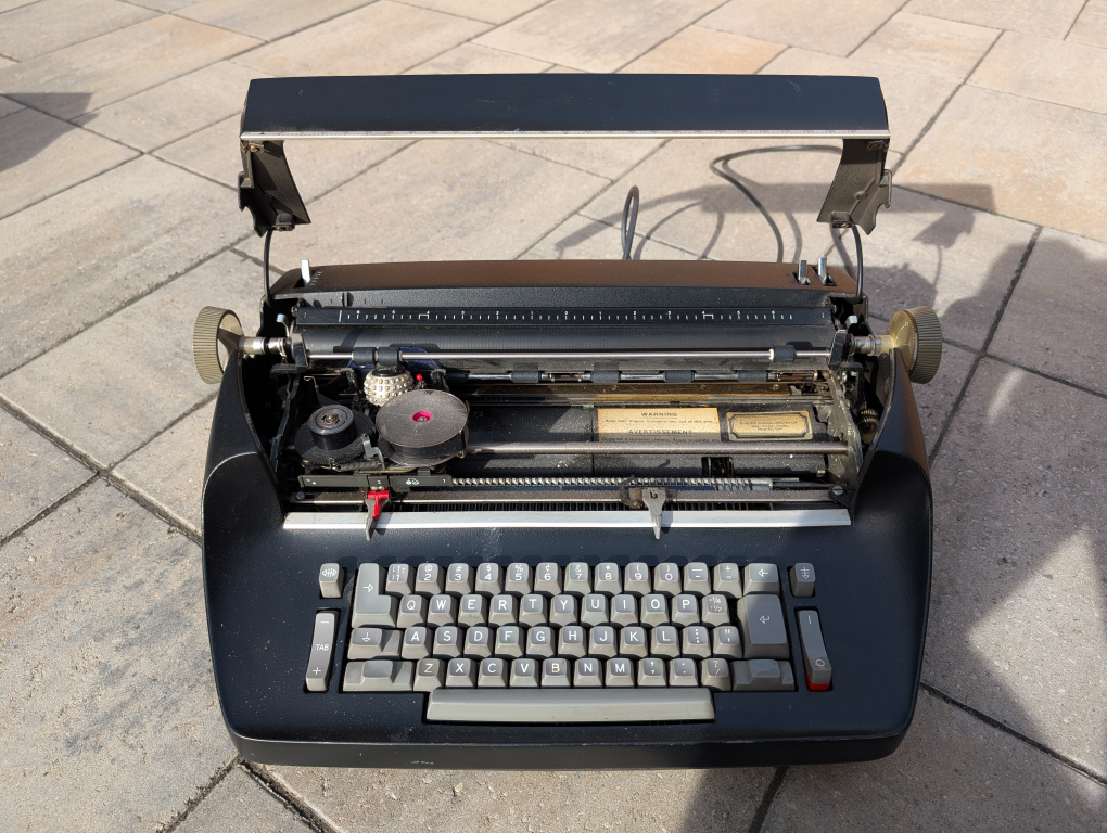 IBM Selectric II Typewriter - Vintage Find 🧡 - photo 5