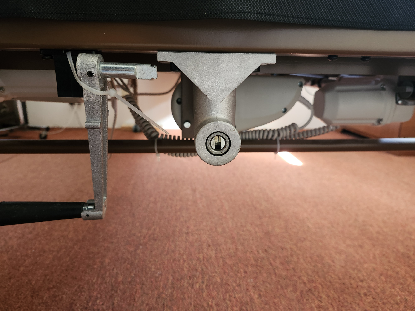 Electric Bed, Fully Adjustable w/ Roho Mattress - photo 5