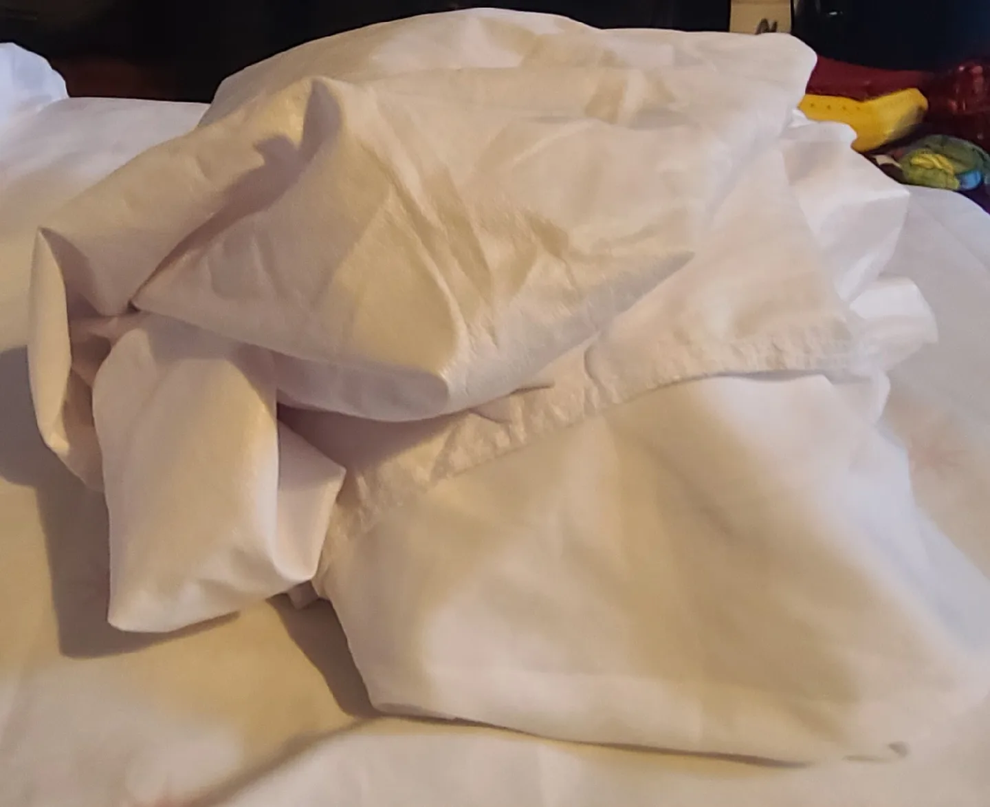 White fitted sheet thumbnail