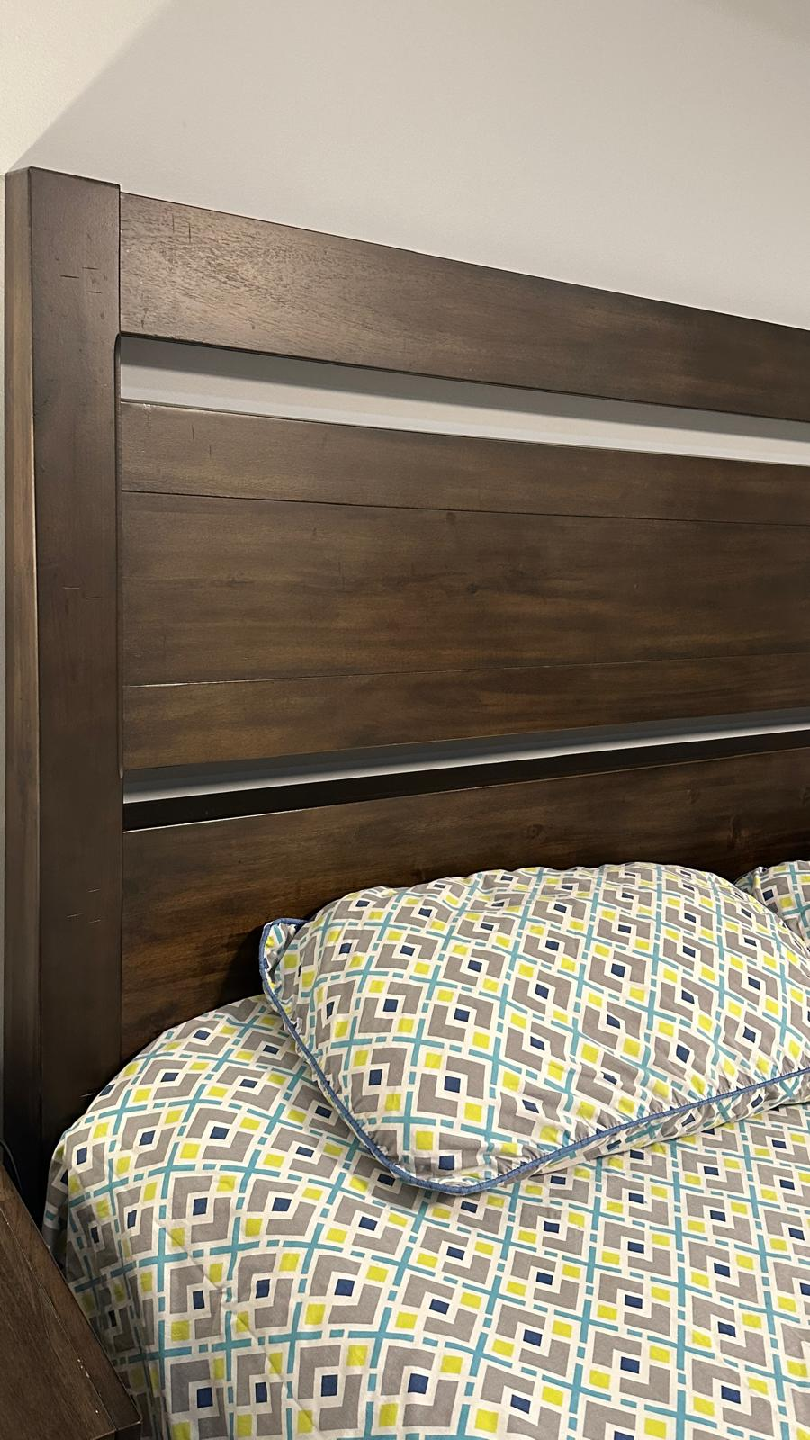 Queen Size Wooden Bed Frame - photo 4