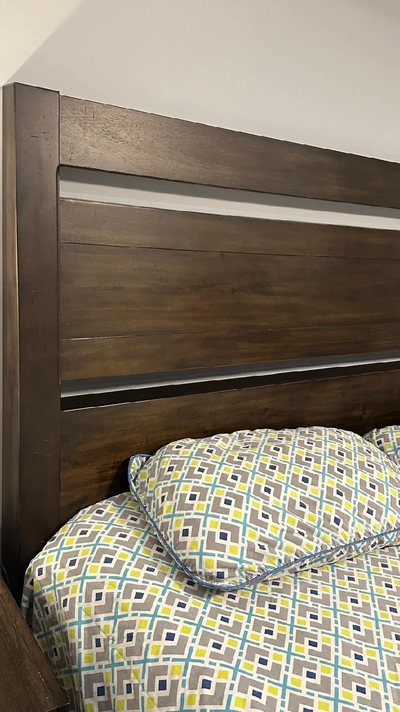 Queen Size Wooden Bed Frame image indicator(4)