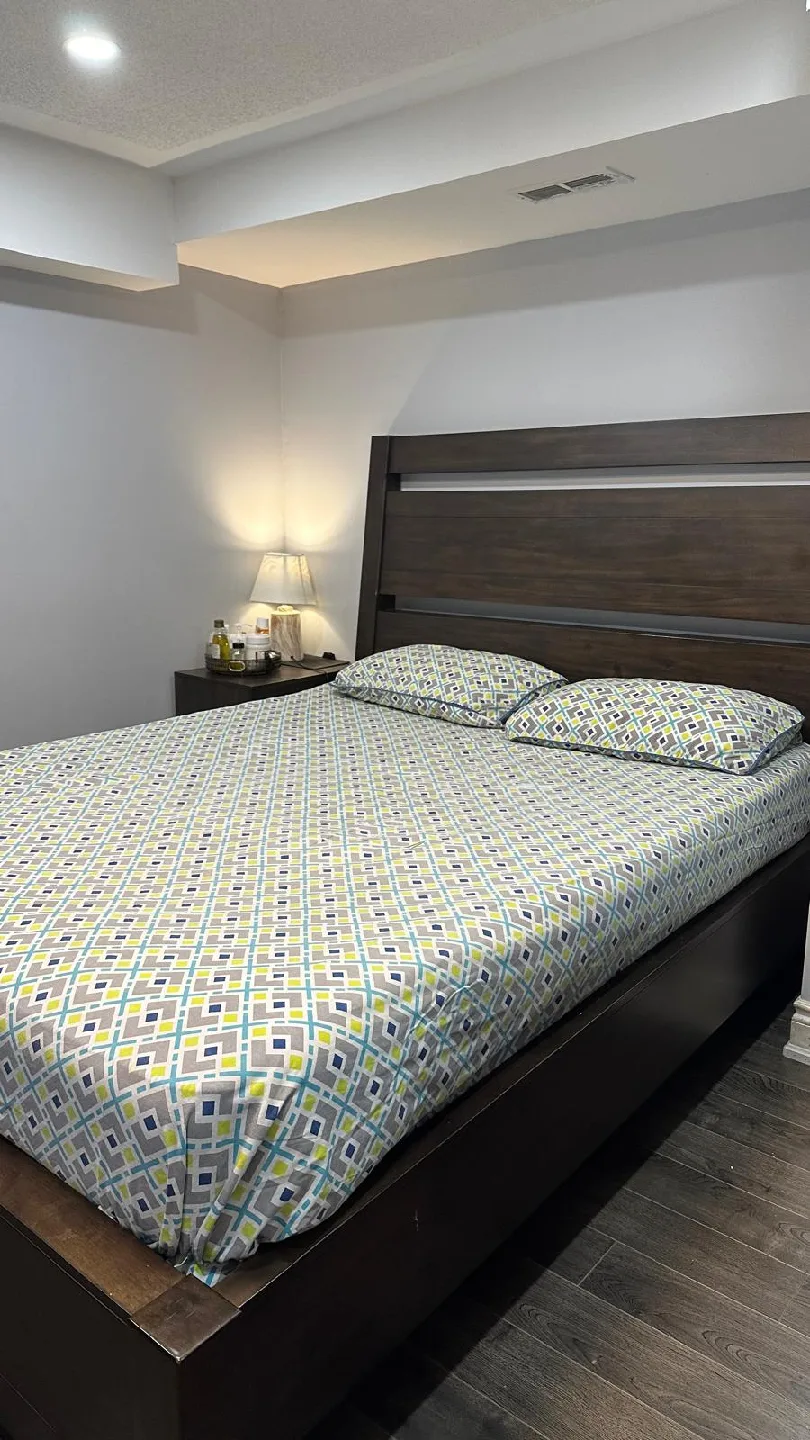 Queen Size Wooden Bed Frame image indicator(6)