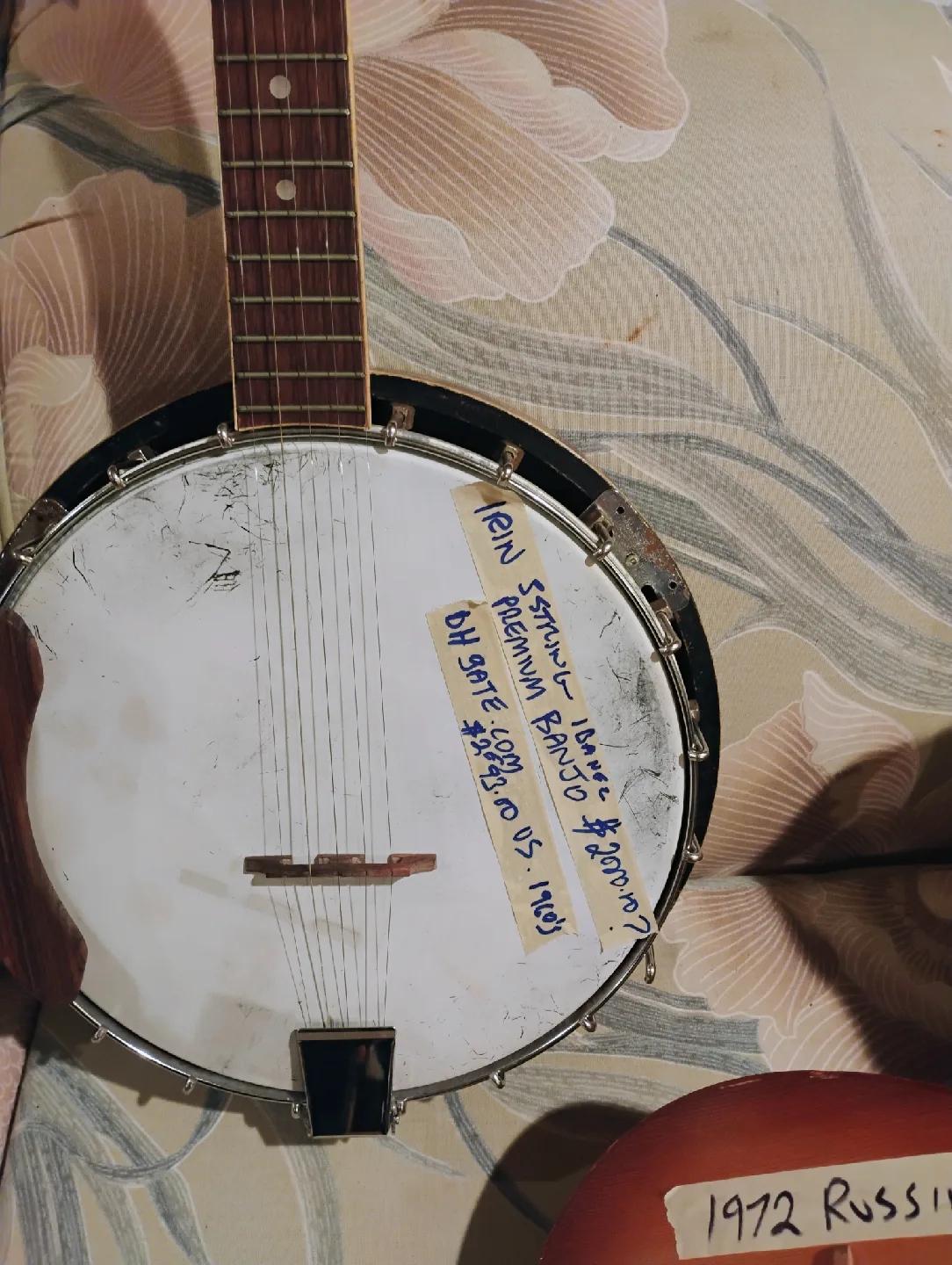 vintage musical instruments image indicator(2)