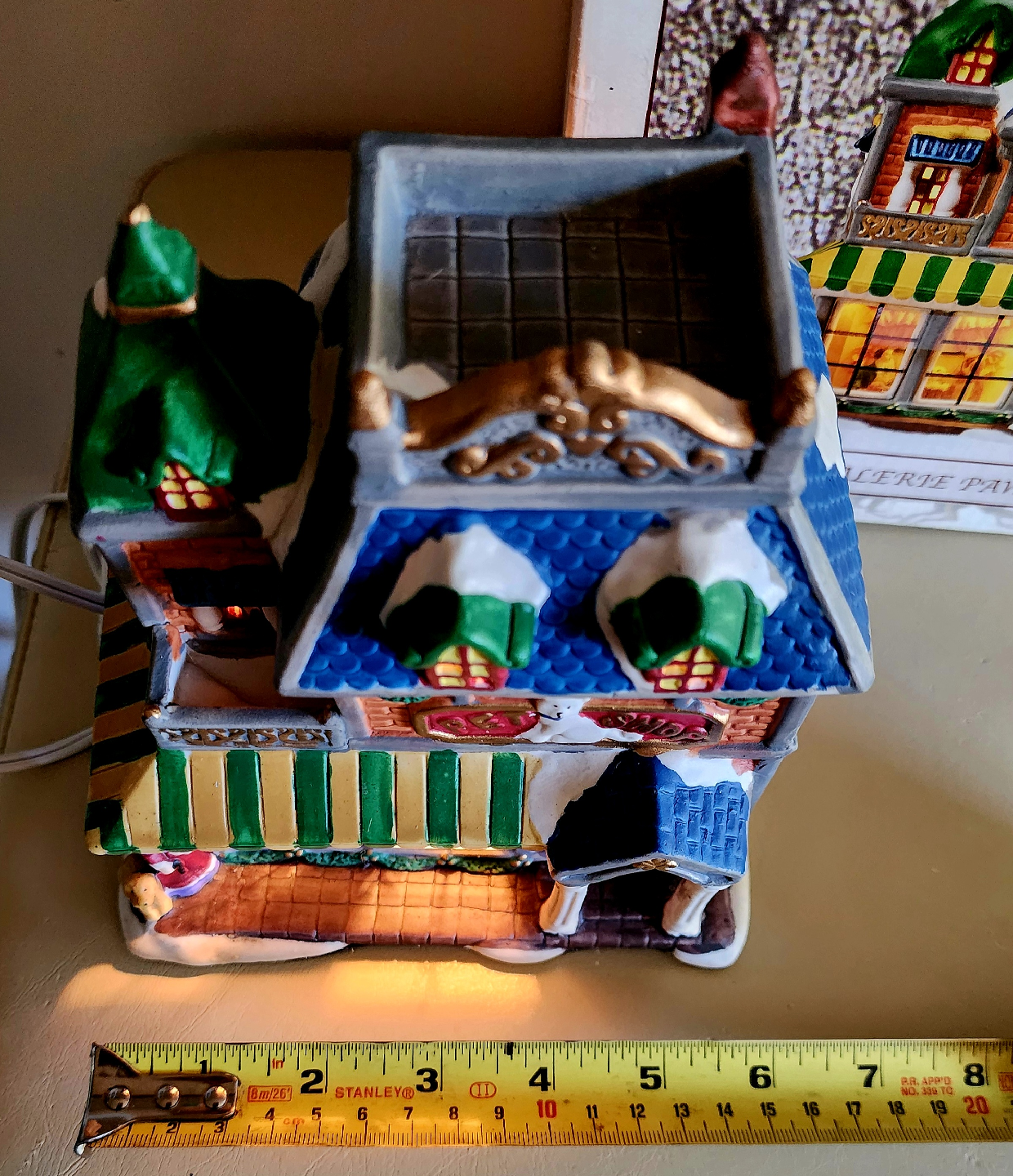Collectible Lighted Pet Shop Christmas Village House - photo 2
