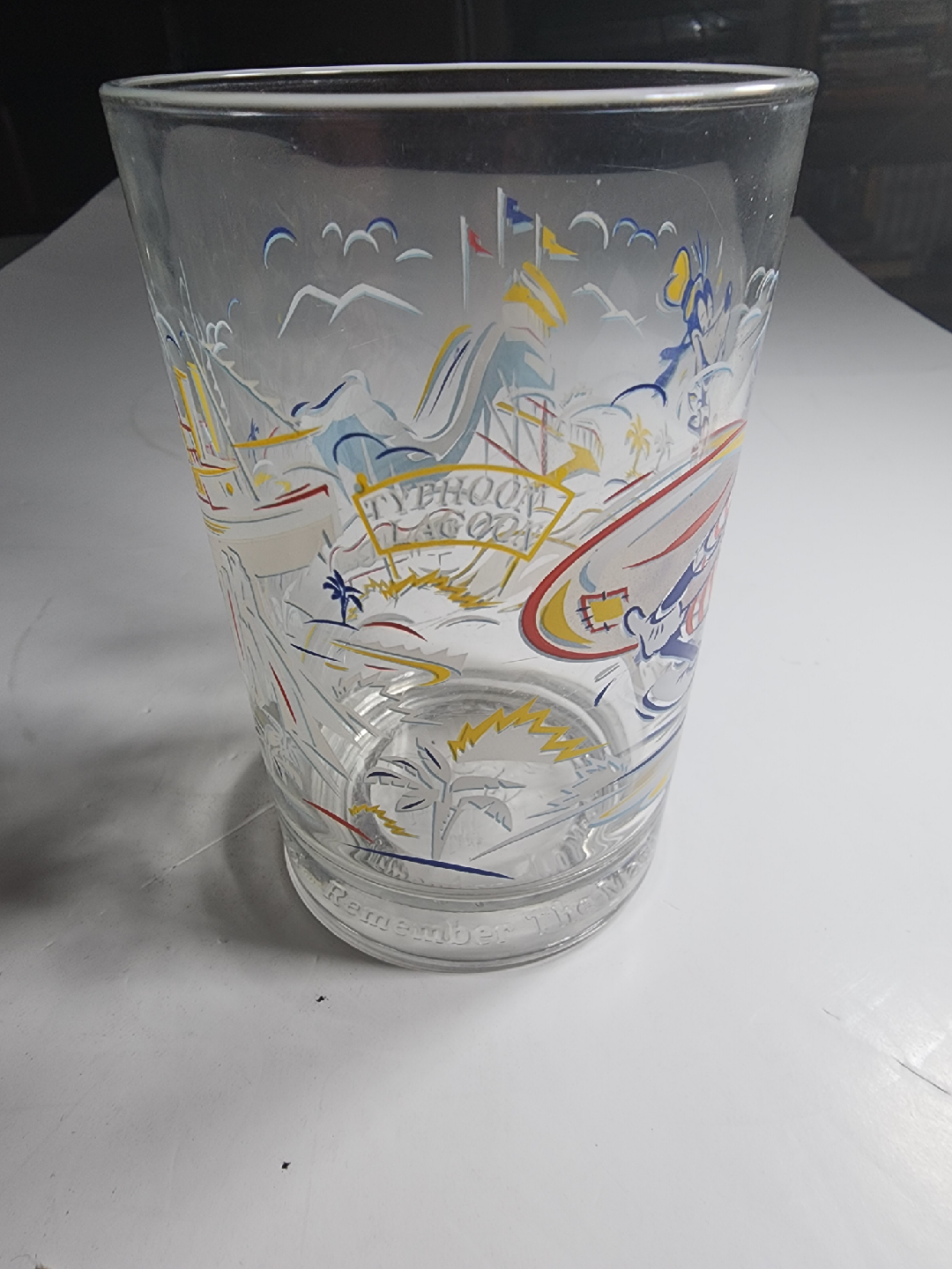 Disney World Goofy Typhoon Lagoon Glass - photo 3