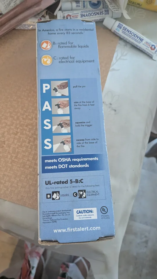 First Alert Kitchen Fire Extinguisher - New image indicator(2)