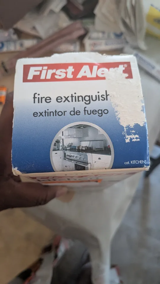 First Alert Kitchen Fire Extinguisher - New image indicator(5)