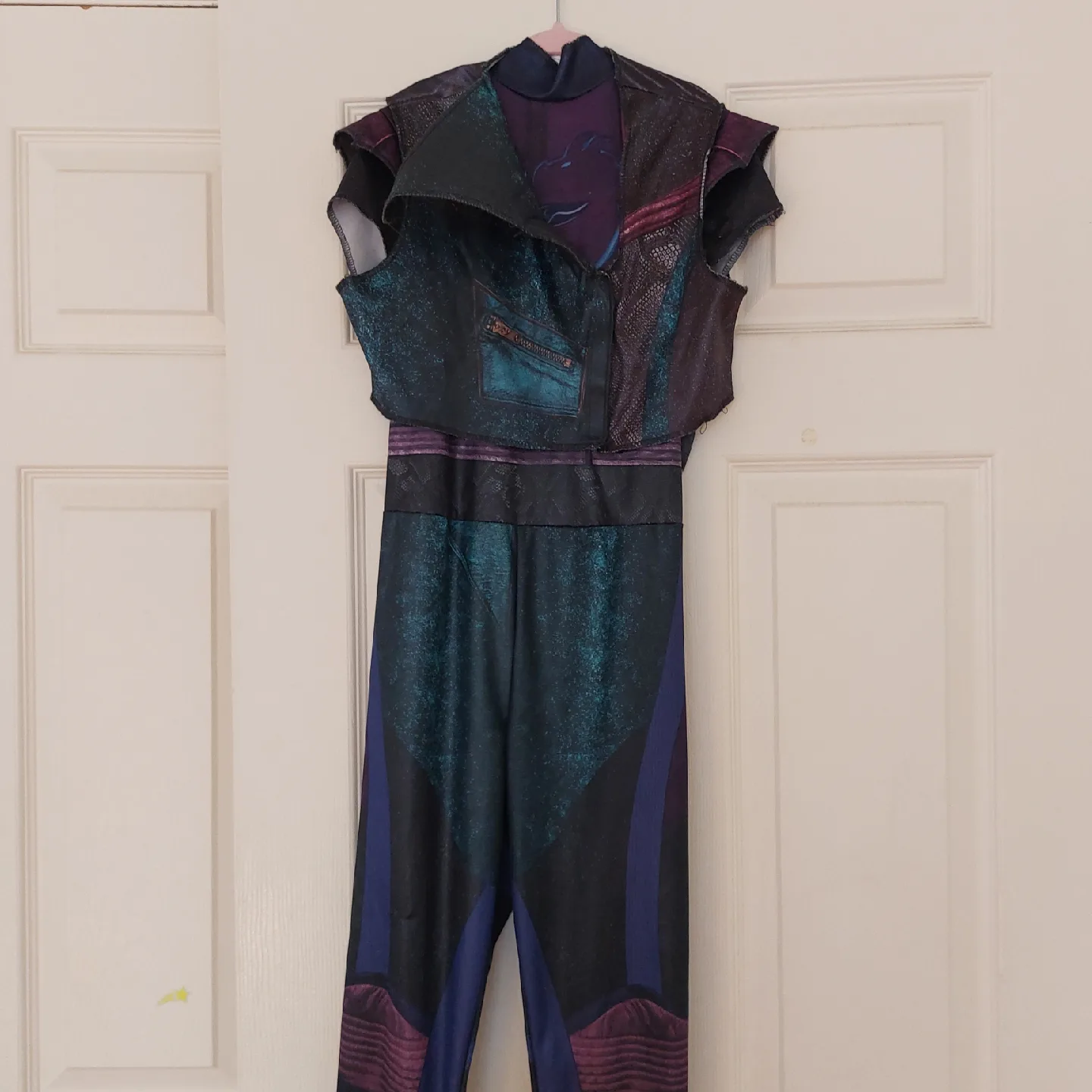 Descendants Mal Costume - Size 4-6 thumbnail