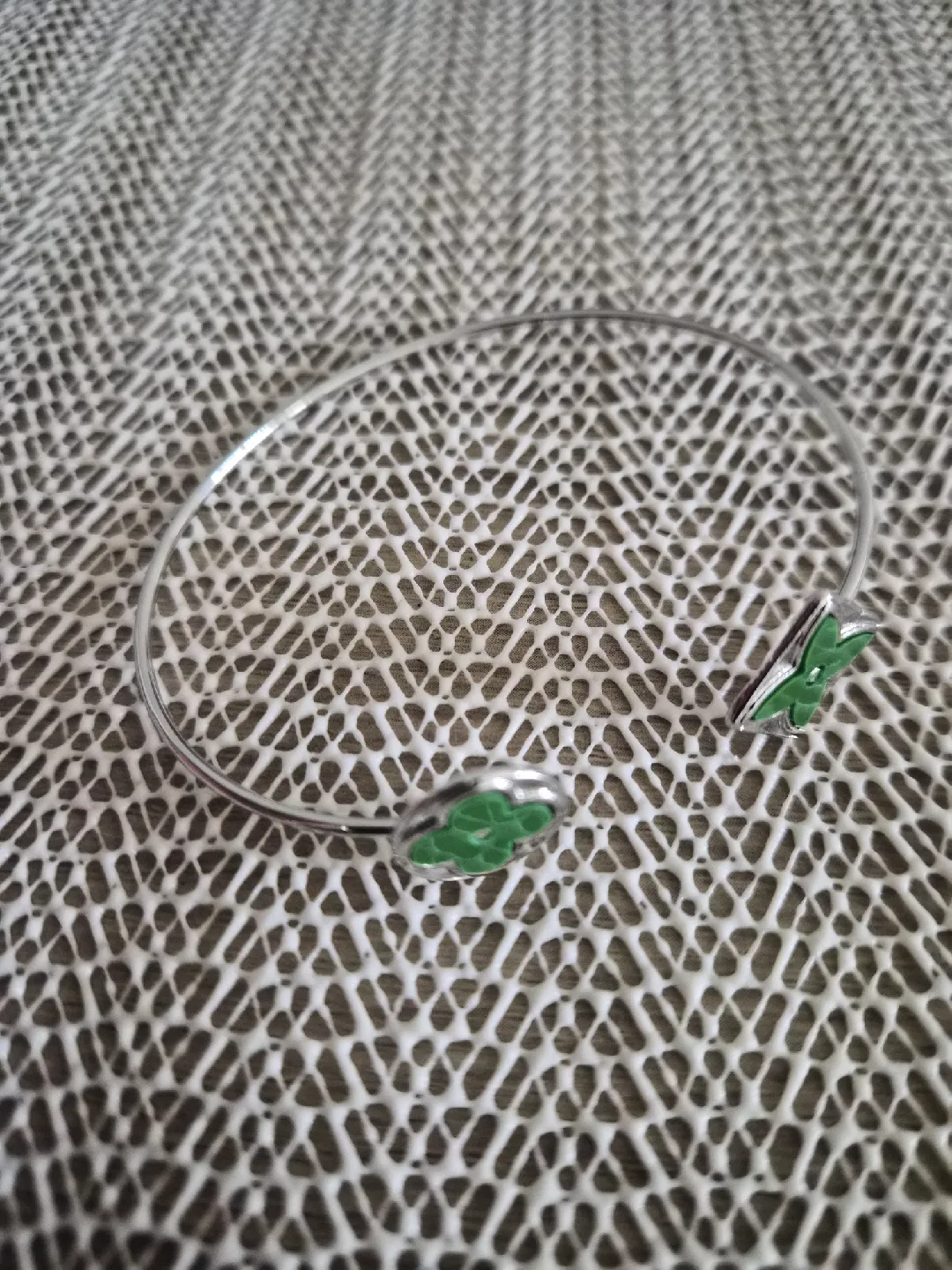 Cloverleaf Bangle Bracelet