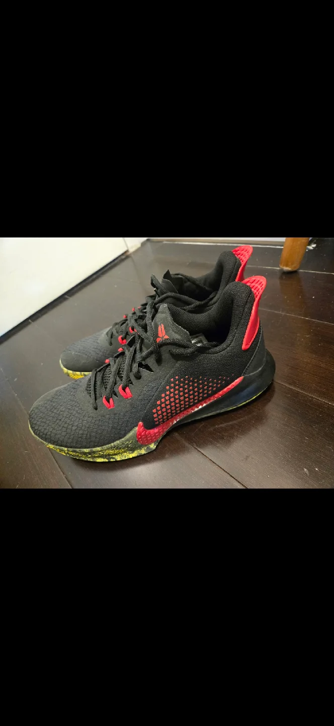 Kobe Mamba Fury Basketball Shoes size 10 - Black/Red/Yellow image indicator(4)