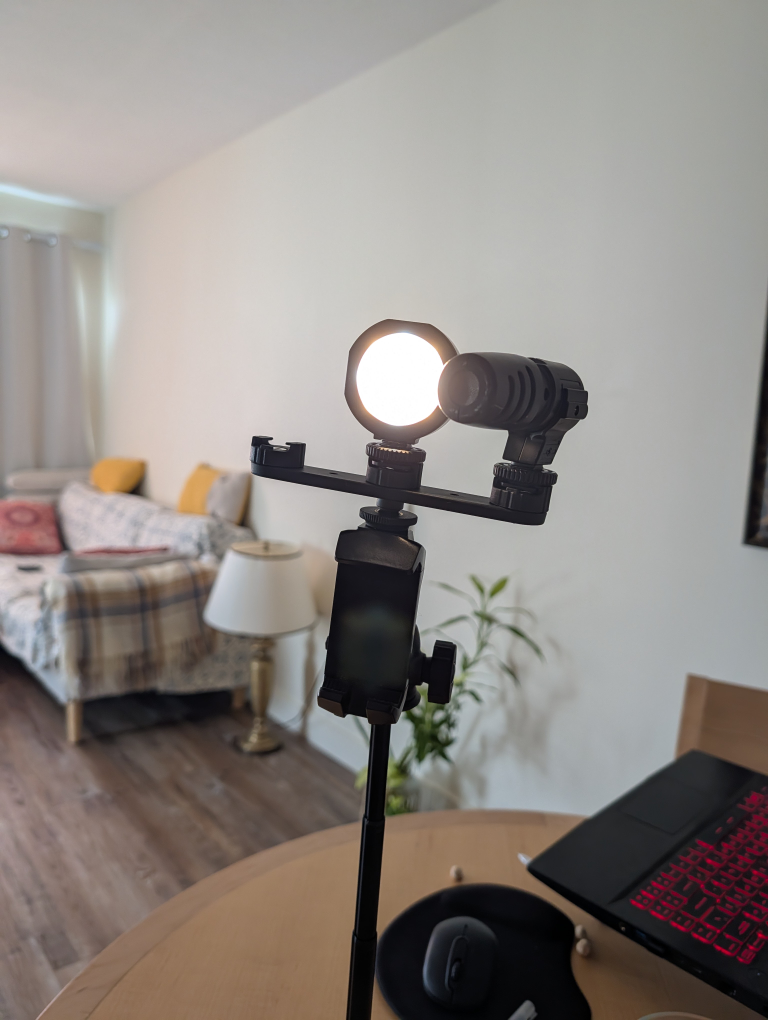 LED Video Light with Tripod Stand - photo 2