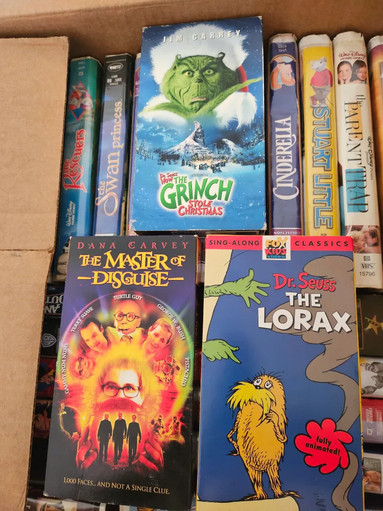 CHILDREN'S VHS MOVIES image indicator(4)