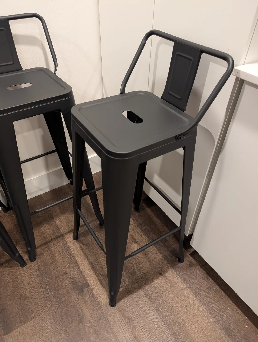 Set of 4 Black Metal Bar Stools image indicator(3)