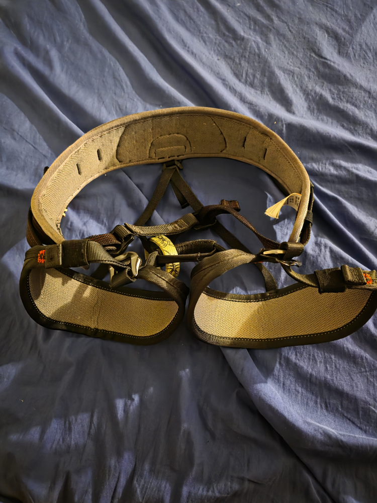 petlz corax climbing harness size 1 XS-MEDUIEM
