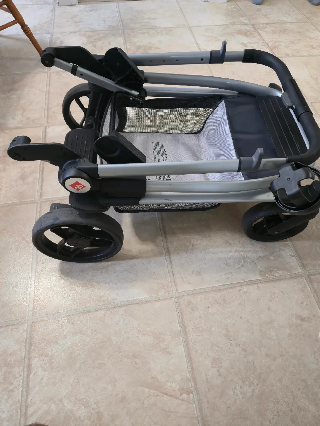 Lightweight Stroller - Black/Grey image indicator(2)