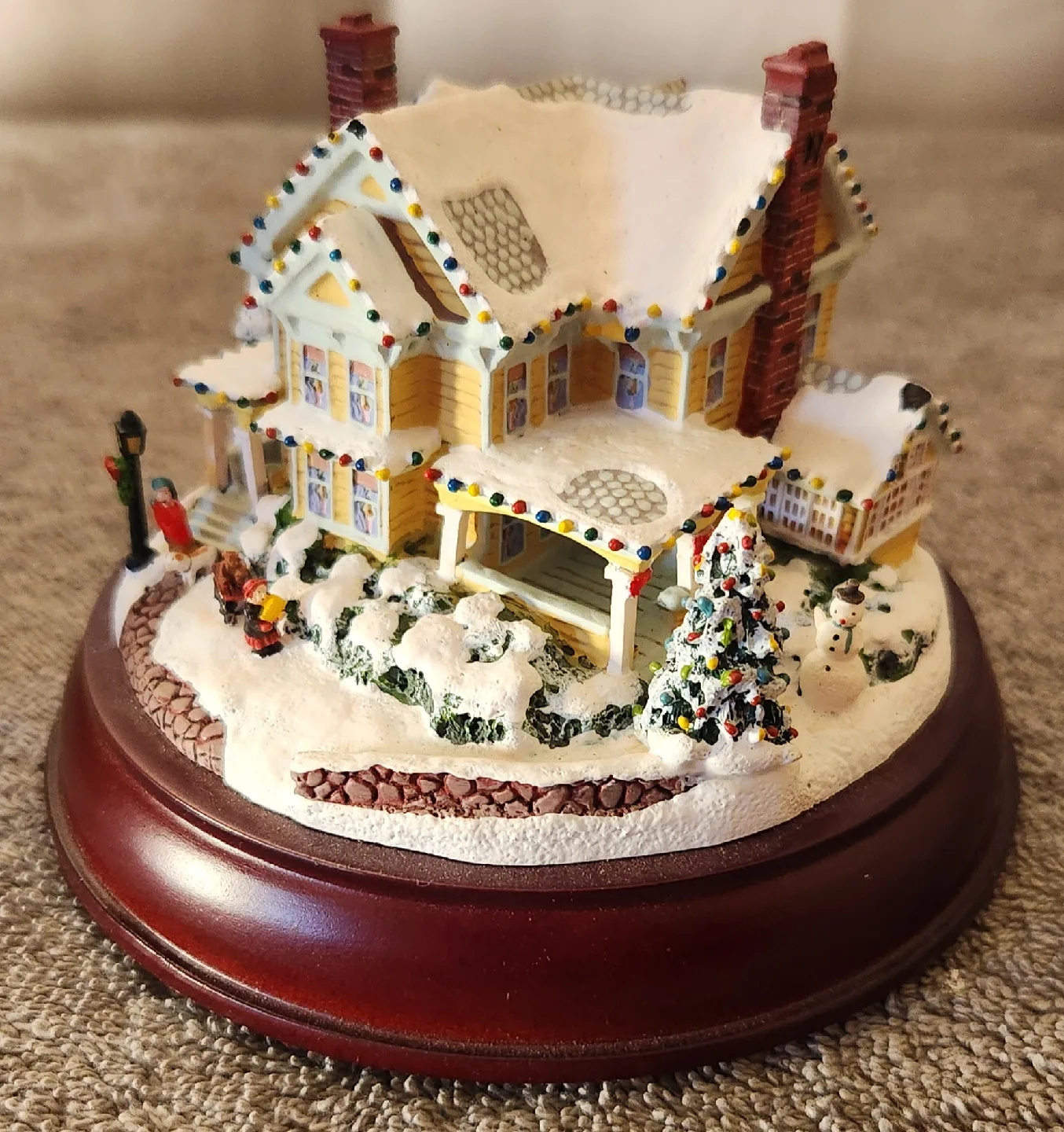 Hawthorne Village Victorian Lights: Winter Memories image indicator(2)