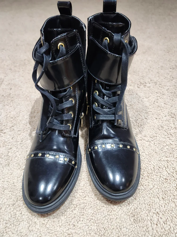 Tommy Hilfiger Black Boots Size 8.5 image indicator(2)