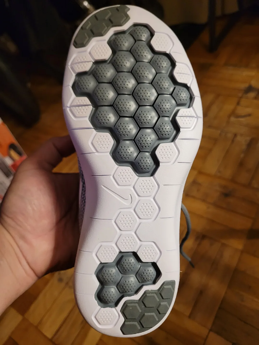 Nike Girl's Flex RN 2018 Running Shoes - Size 7.5 image indicator(6)