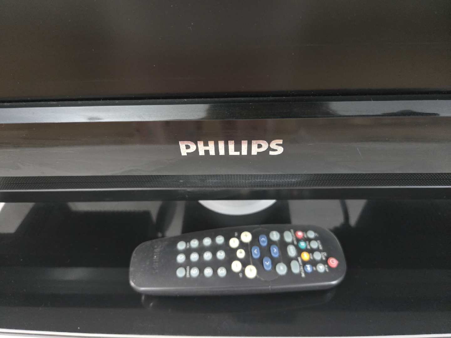 Philips 32" LCD TV - photo 3