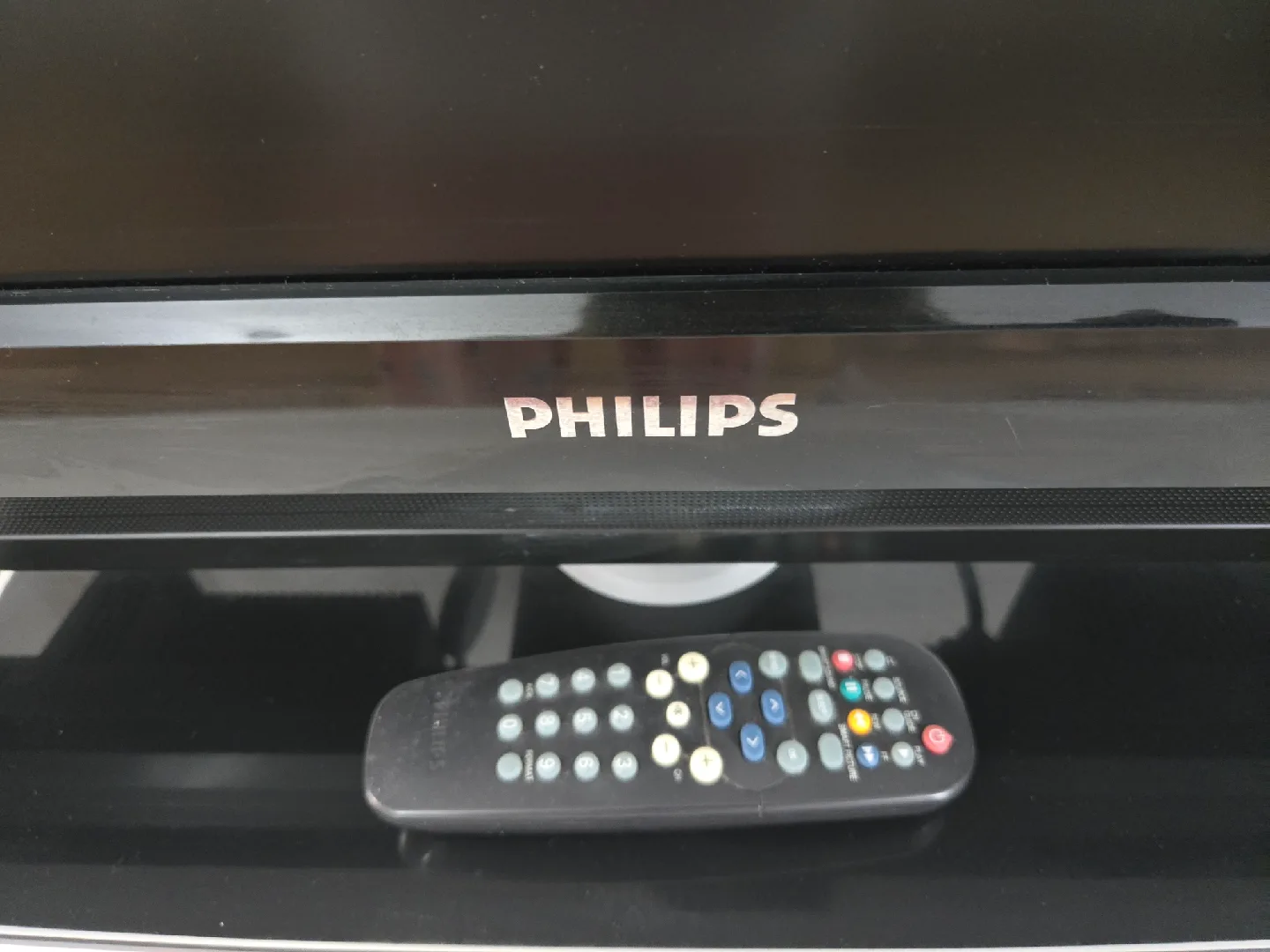 Philips 32" LCD TV image indicator(3)