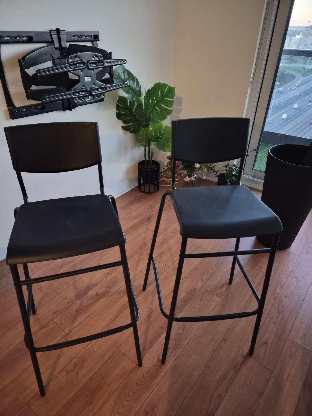 Set of 2 Black Bar Stools Ikea