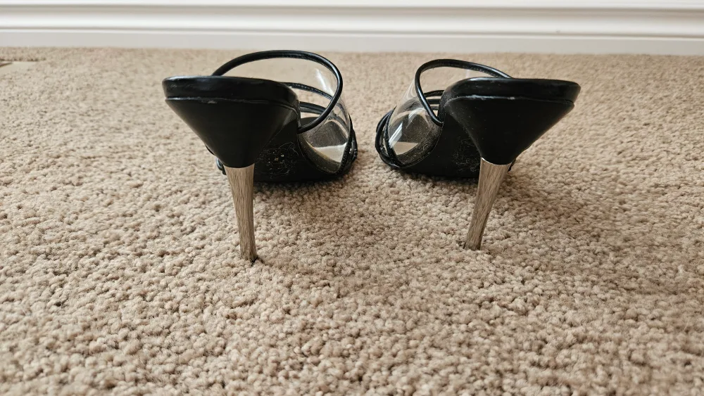 Diva Black Heels - Size 6 image indicator(2)