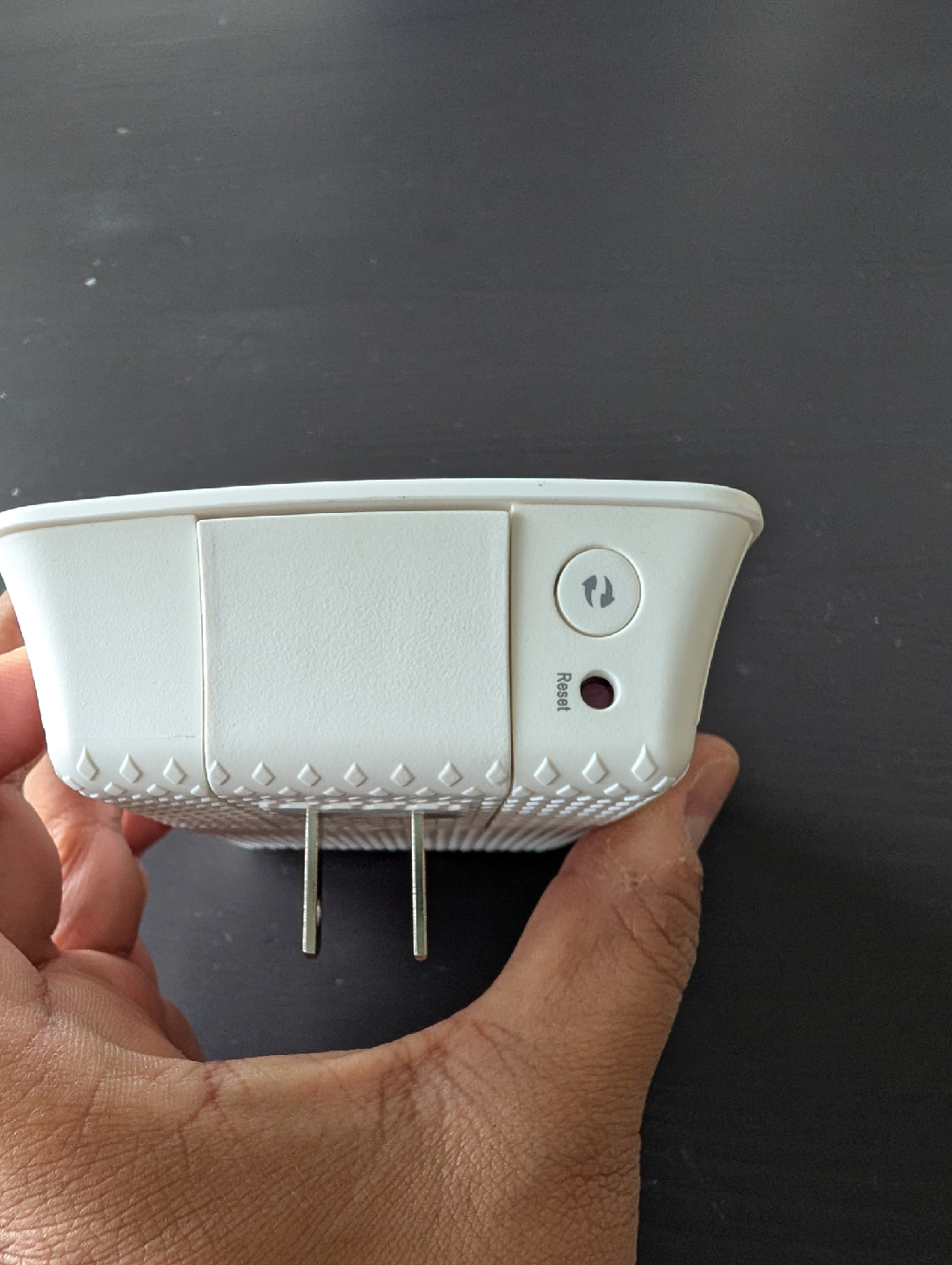 Linksys RE4000W WiFi Range Extender - photo 4