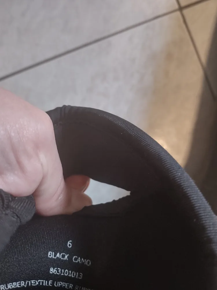 Black Camo Winter Boots - Kids Size 6 image indicator(4)