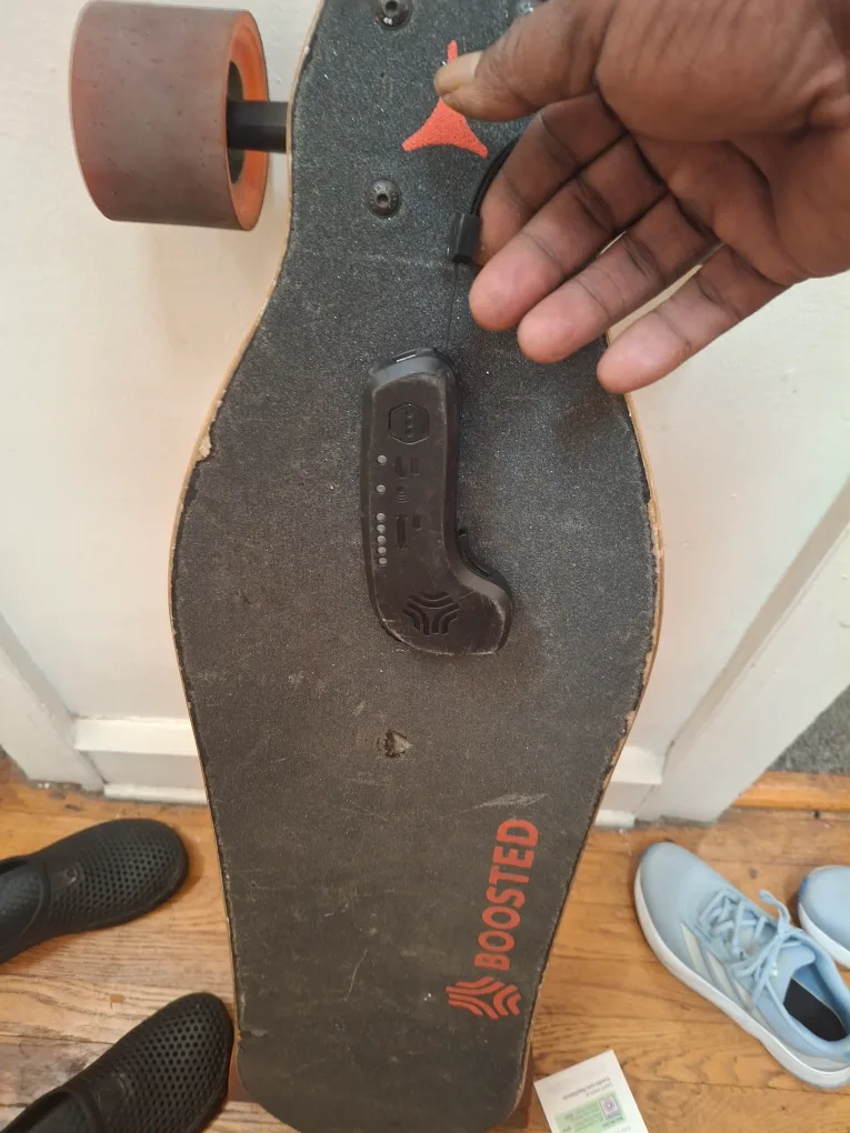 Boosted Electric Skateboard image indicator(2)