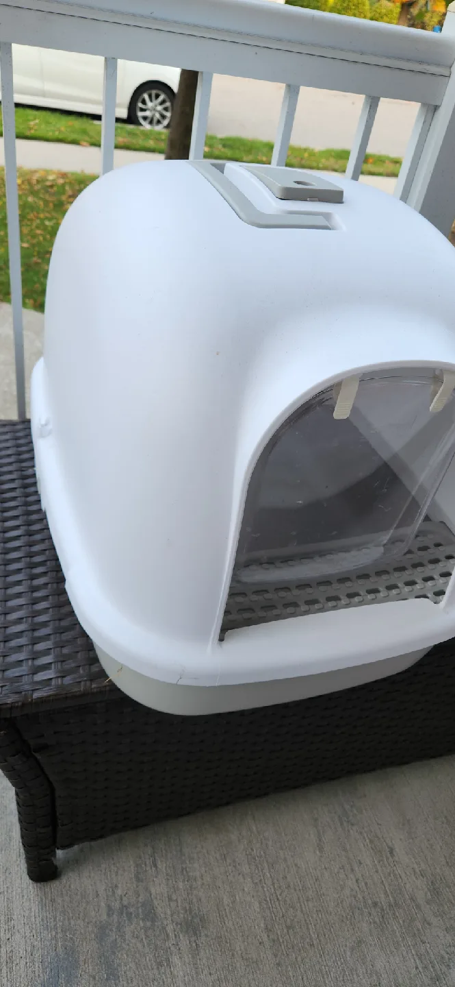 White Hooded Cat Litter Box image indicator(2)