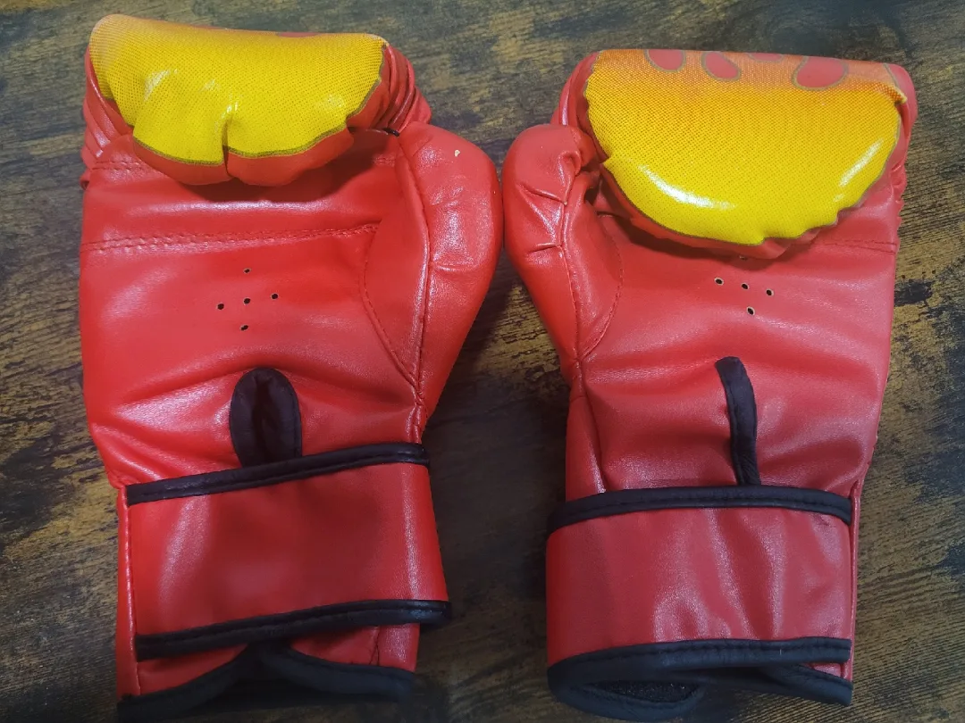 Red Boxing Gloves 🥕 image indicator(2)