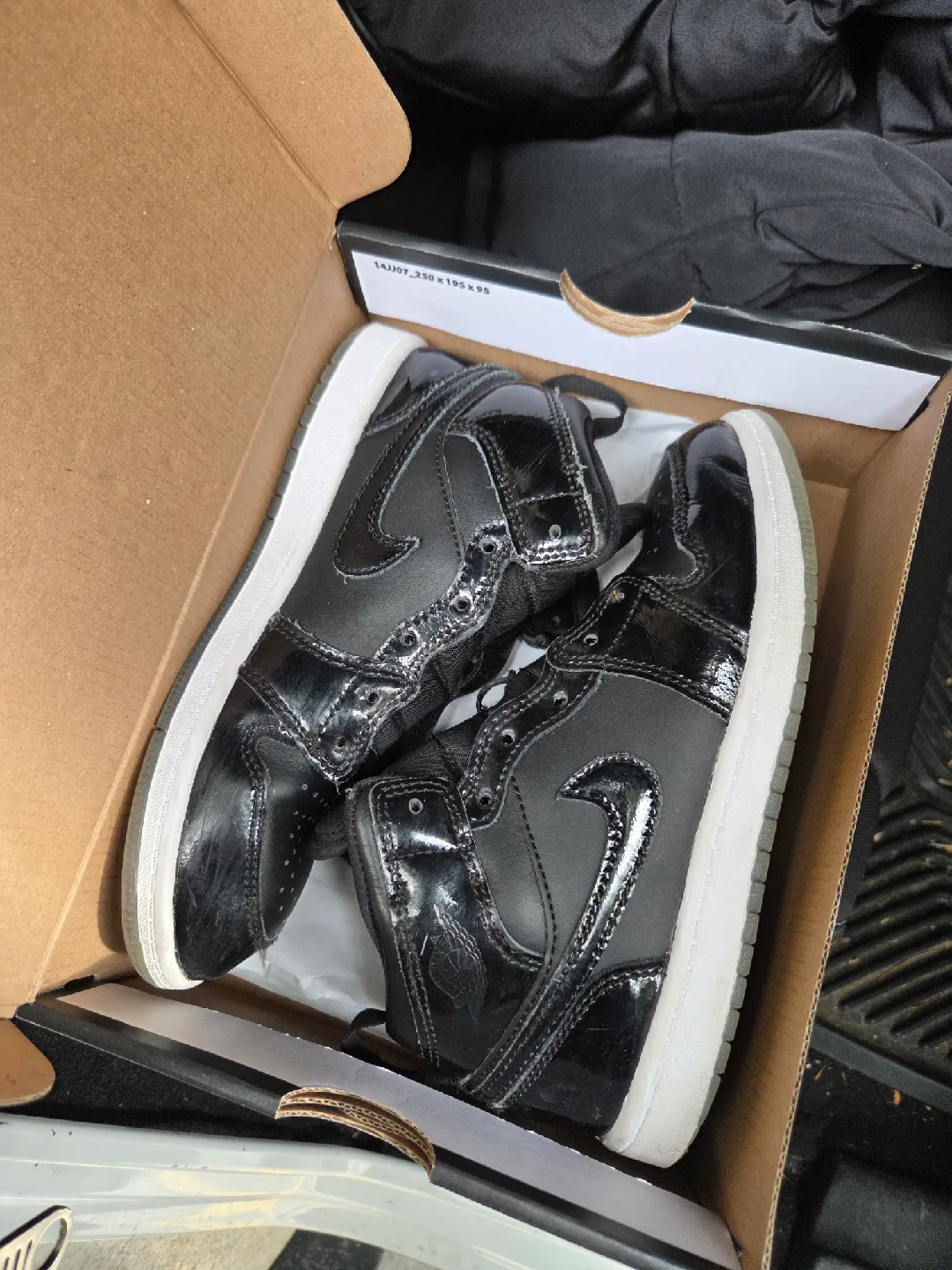 Nike Air Jordan 1 Mid SE (PS) Black Size 3Y