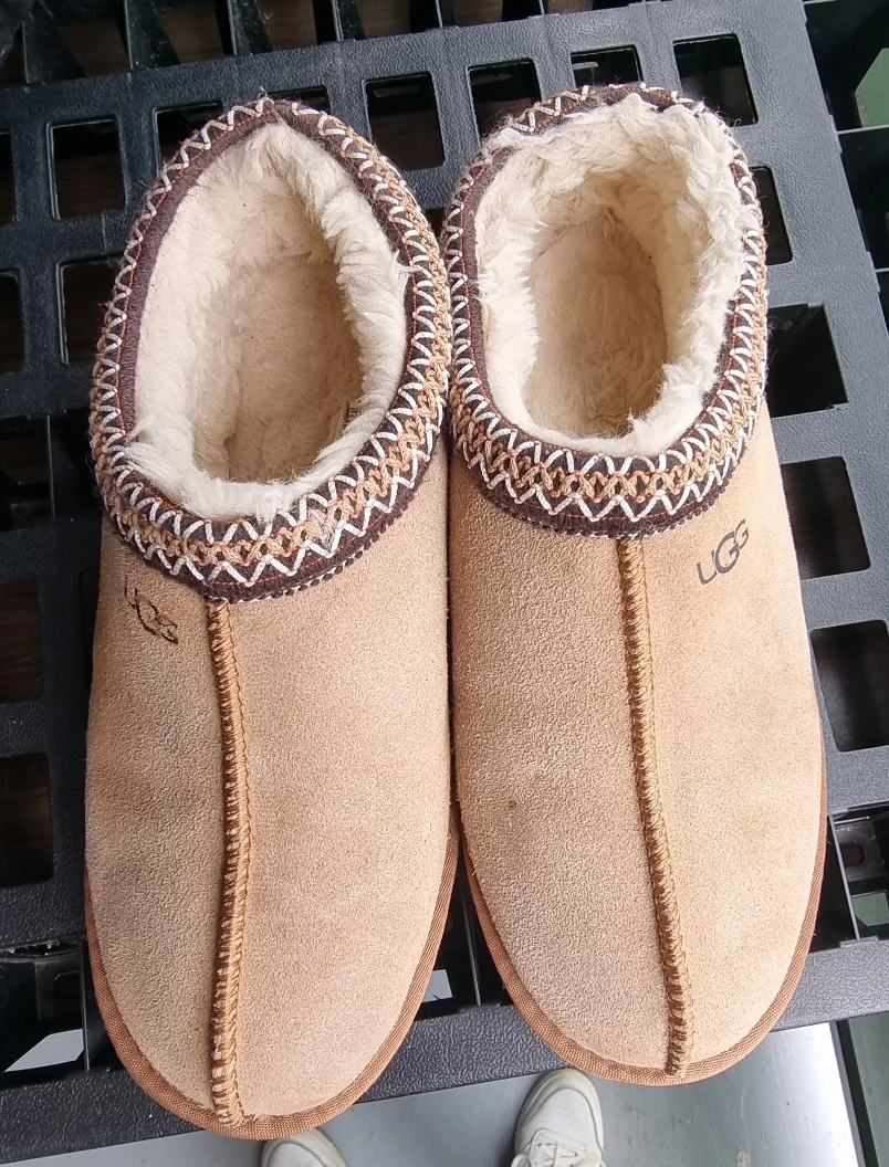 Women's Slippers Size 10 (EUR 40). thumbnail