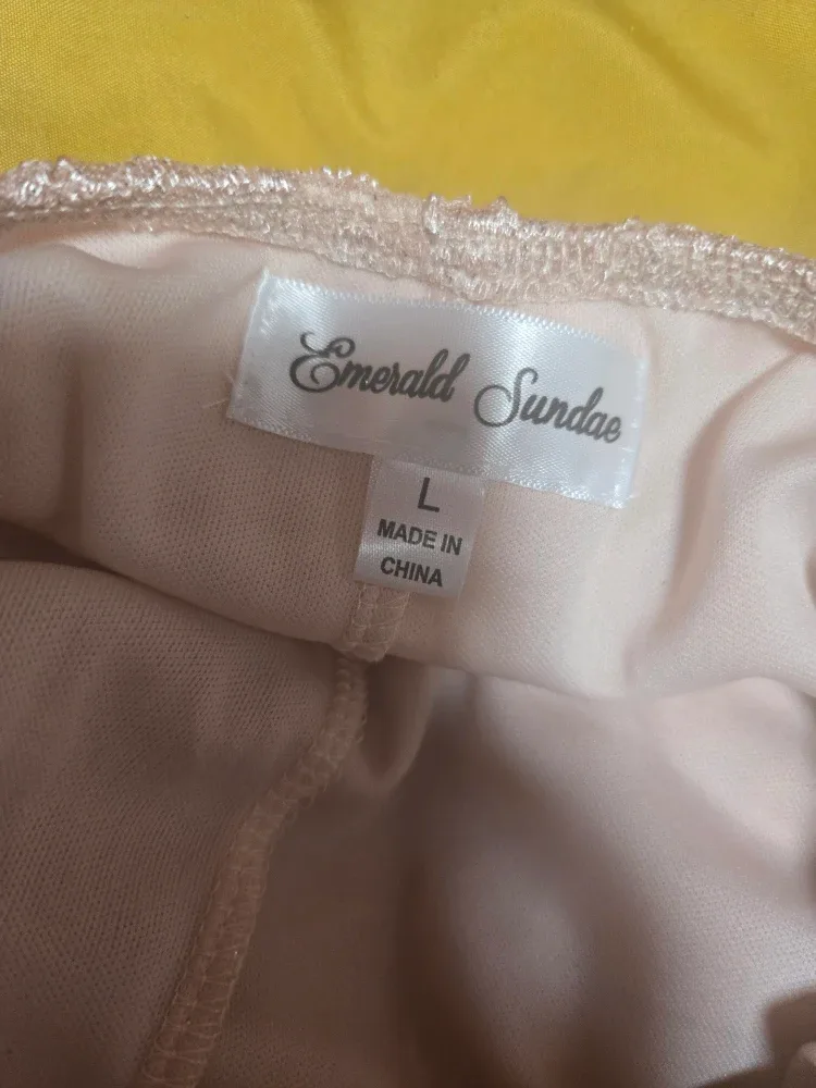 Emerald Sundae Lace Dress - Size L image indicator(3)