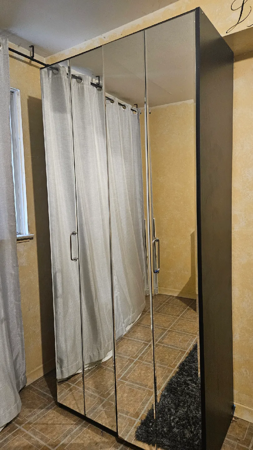 Mirrored Wardrobe image indicator(2)