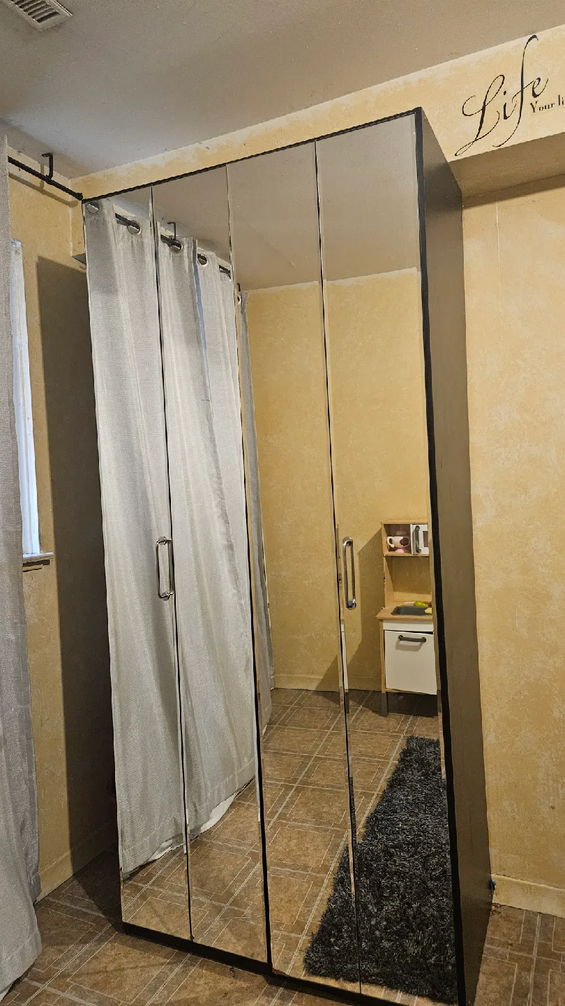 Mirrored Wardrobe image indicator(3)