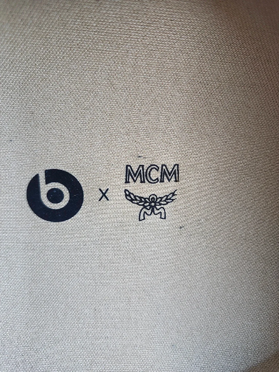 AUTHENTIC MCM  X BEATS HEADPHONE CASE image indicator(6)