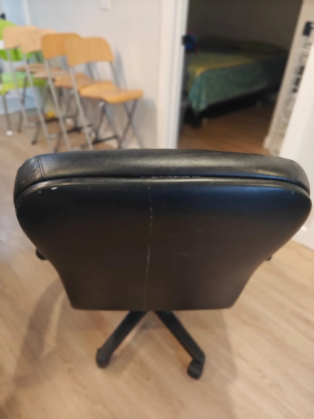Black Office Chair image indicator(3)